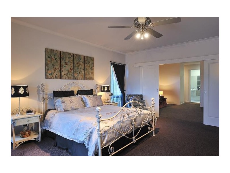 14 Settlers Rise, Drouin VIC 3818