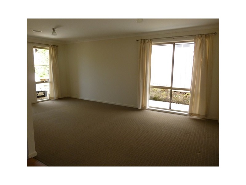 55 Walker Drive, Drouin VIC 3818