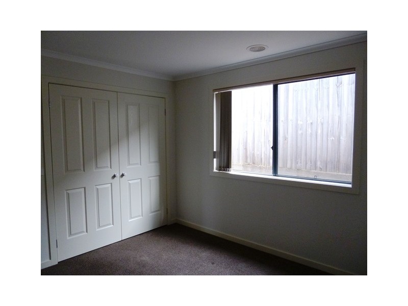 10 Rivendale Crescent, Drouin VIC 3818