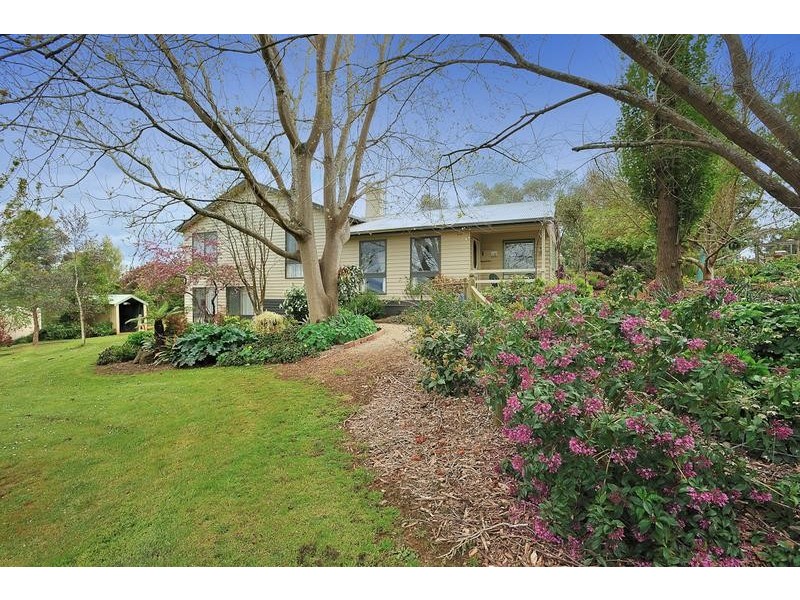 83 Binbeal Road, Drouin VIC 3818