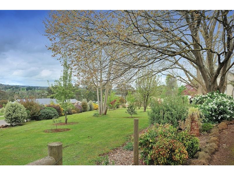 83 Binbeal Road, Drouin VIC 3818