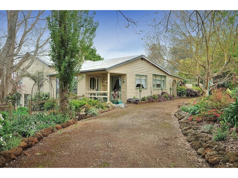 83 Binbeal Road, Drouin VIC 3818