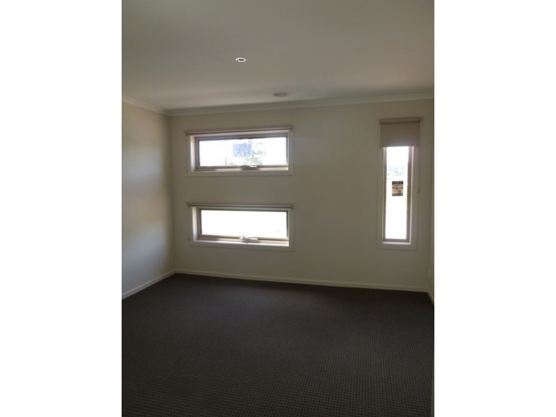 22 Shakespeare Court, Drouin VIC 3818