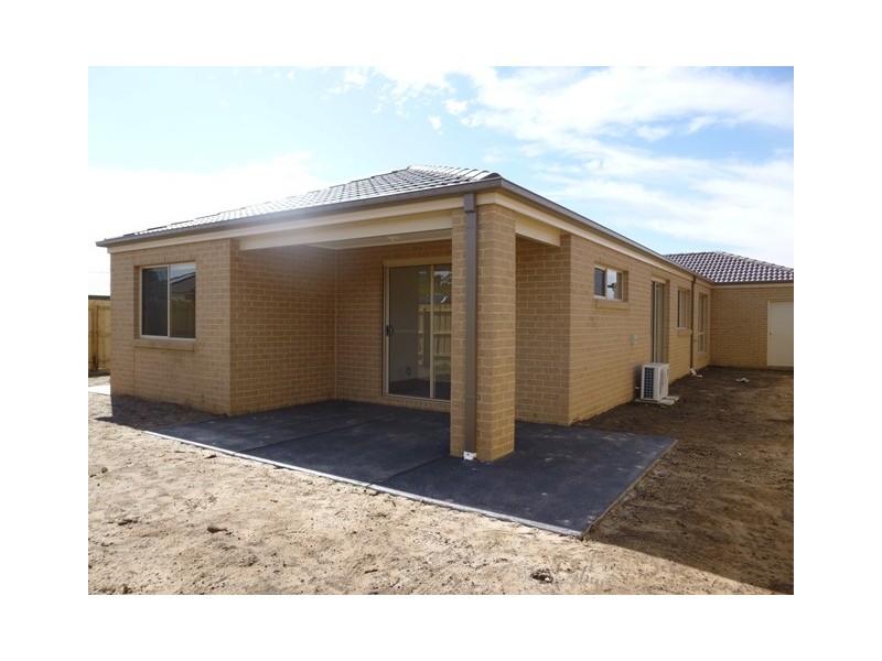 22 Shakespeare Court, Drouin VIC 3818