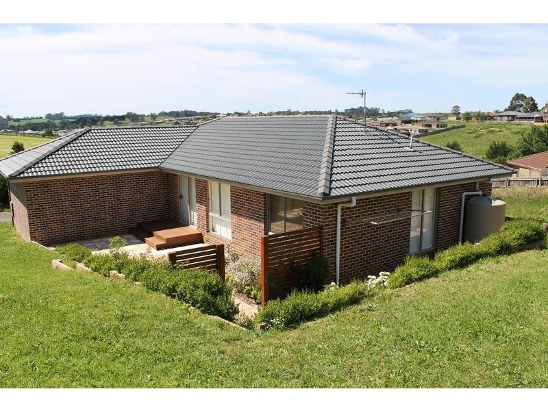 17 Boanyoo Street via Toorongo Street, Drouin VIC 3818