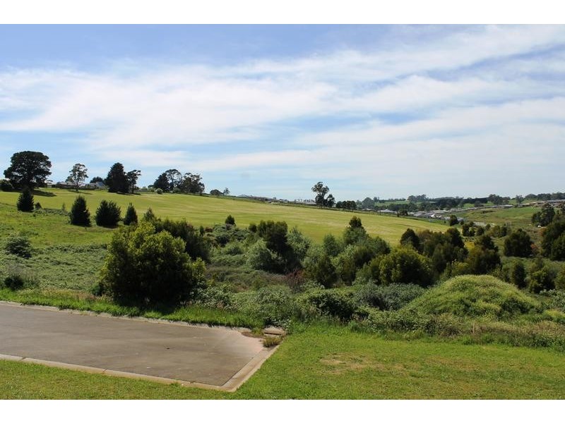 17 Boanyoo Street via Toorongo Street, Drouin VIC 3818