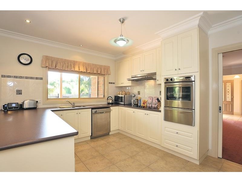 15 Camelot Court, Warragul VIC 3820