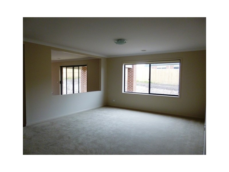 43 Summerhill Boulevard, Drouin VIC 3818