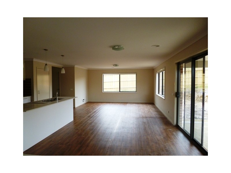 43 Summerhill Boulevard, Drouin VIC 3818