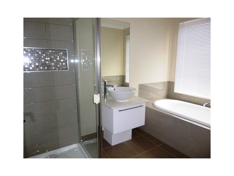 43 Summerhill Boulevard, Drouin VIC 3818