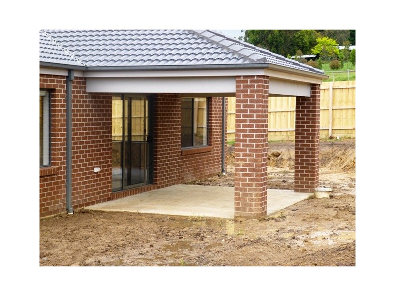 43 Summerhill Boulevard, Drouin VIC 3818