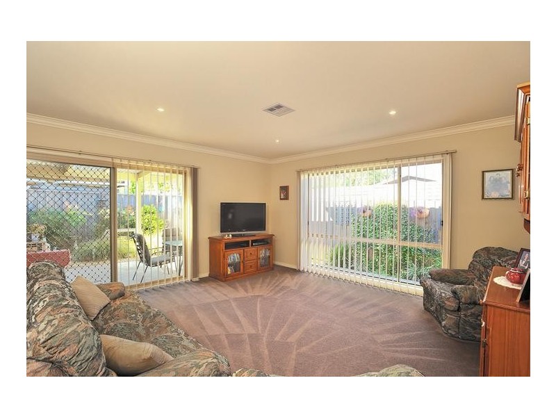 17/13 Wood Street, Drouin VIC 3818