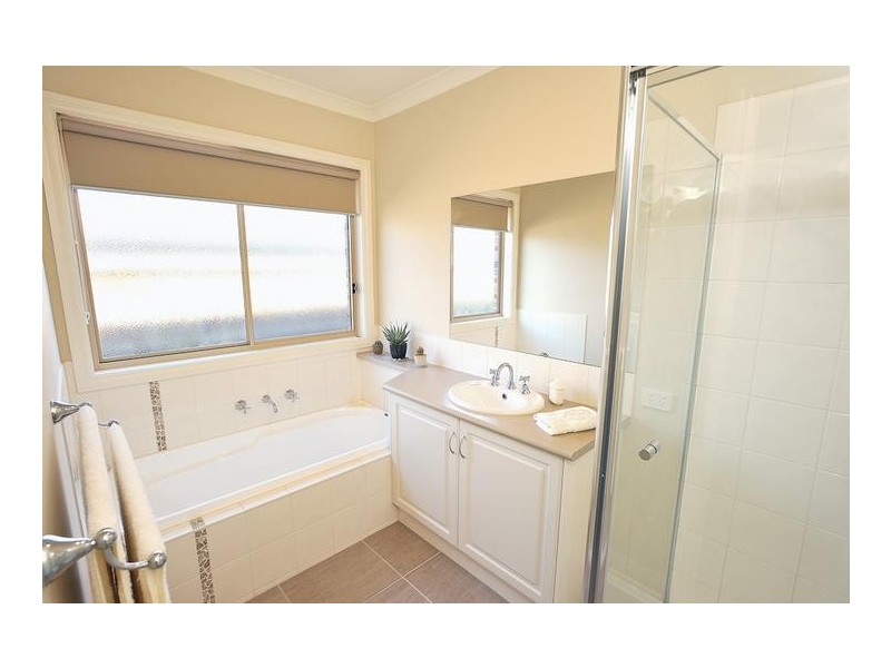 17/13 Wood Street, Drouin VIC 3818