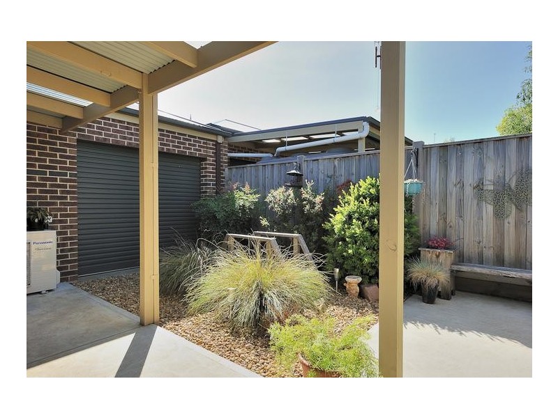 17/13 Wood Street, Drouin VIC 3818