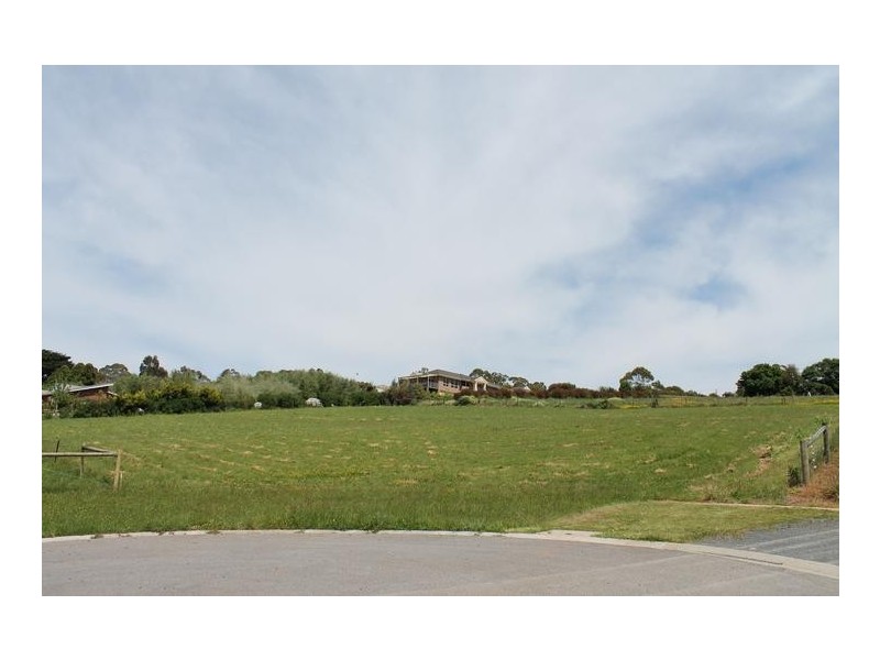 3 Southfork Court (Via Quentin Court), Drouin VIC 3818