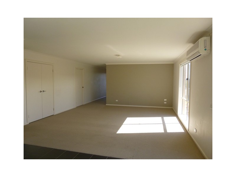 22 Sutherland Way, Drouin VIC 3818