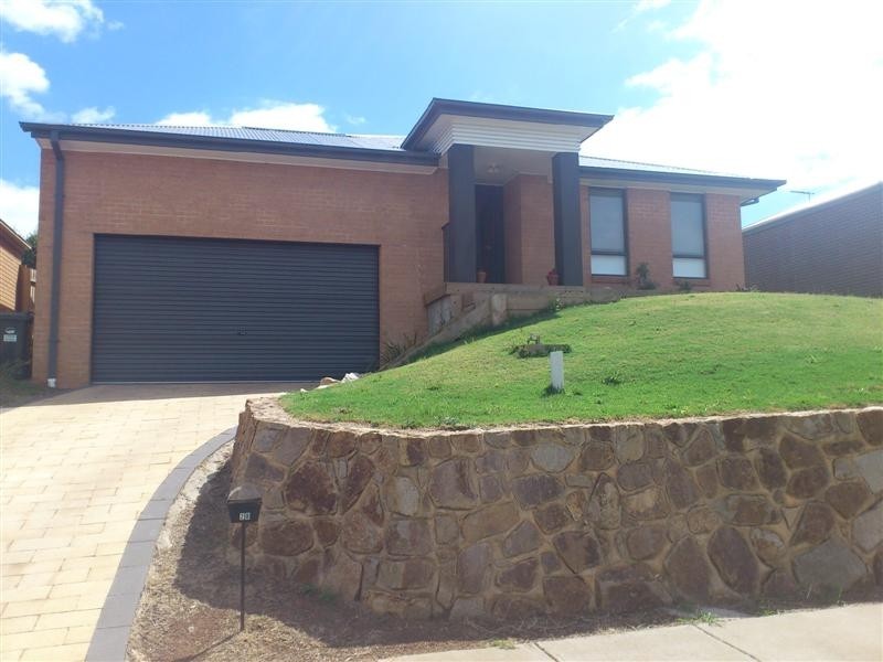 28 Sutherland Way, Drouin VIC 3818