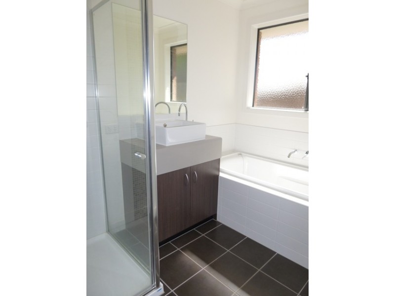 28 Sutherland Way, Drouin VIC 3818