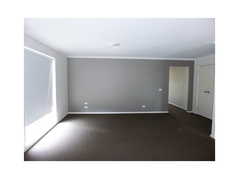 37 Springwater Drive, Drouin VIC 3818