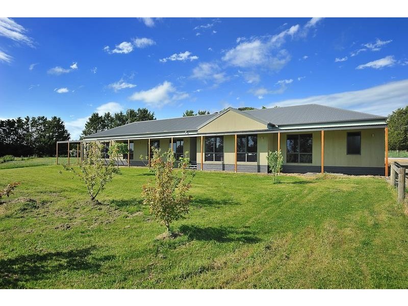 77 Follett Drive, Nyora VIC 3987