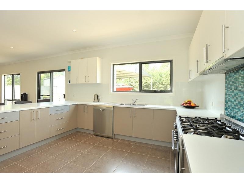 77 Follett Drive, Nyora VIC 3987