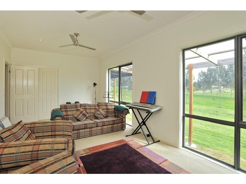 77 Follett Drive, Nyora VIC 3987