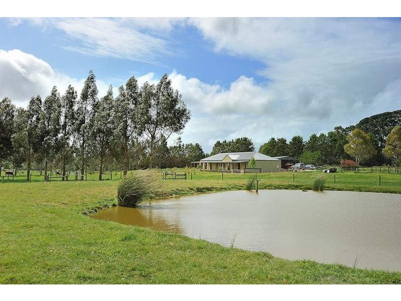 77 Follett Drive, Nyora VIC 3987
