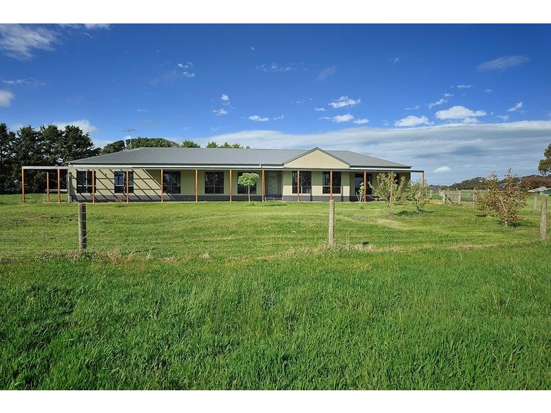 77 Follett Drive, Nyora VIC 3987