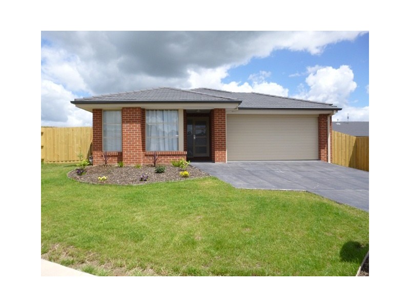 7 Bronte Court, Drouin VIC 3818