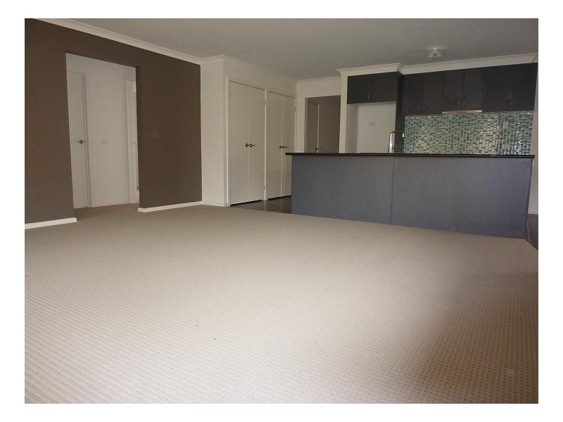 50 Springwater Drive, Drouin VIC 3818
