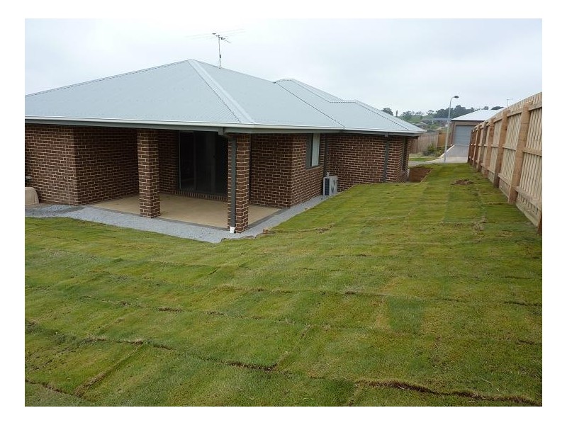 50 Springwater Drive, Drouin VIC 3818