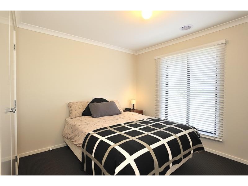 4 Oxley Court, Drouin VIC 3818
