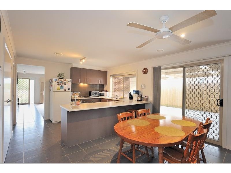 103 McNeilly Road, Drouin VIC 3818