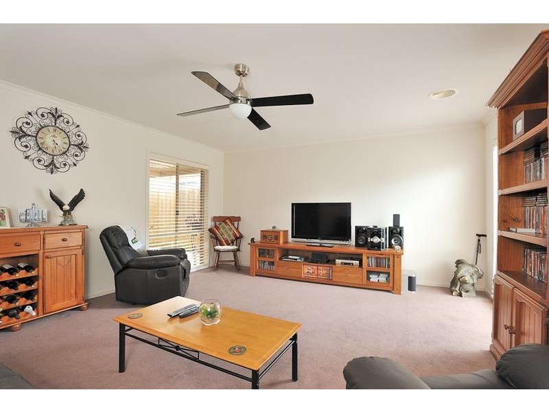 103 McNeilly Road, Drouin VIC 3818