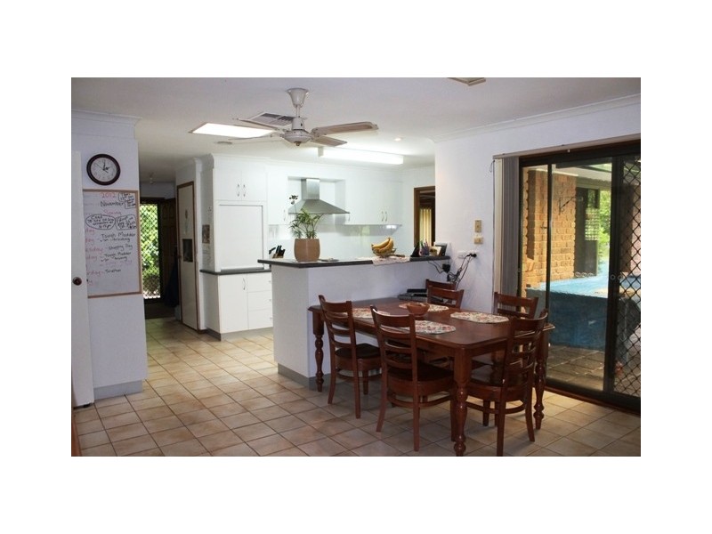 98 Lampards Road, Drouin VIC 3818