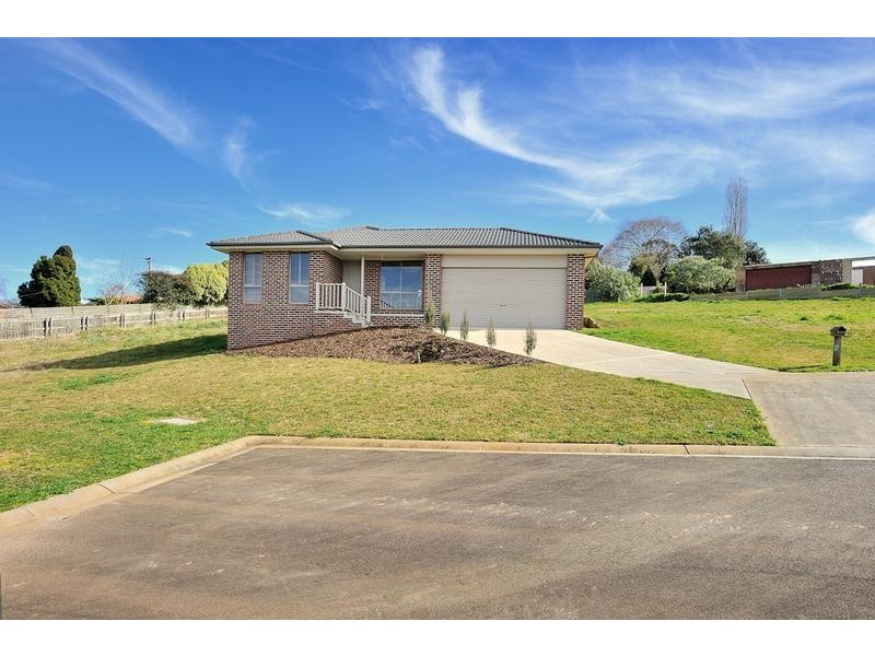 17 Boanyoo Street, Drouin VIC 3818