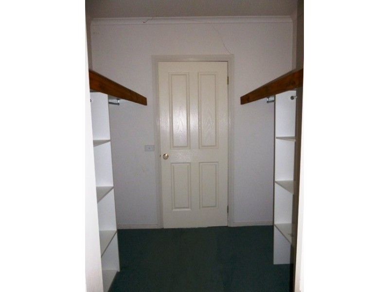 8 Green Valley Drive, Drouin VIC 3818