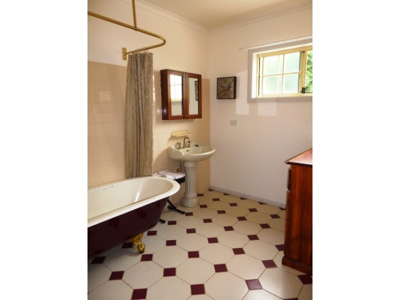 8 Green Valley Drive, Drouin VIC 3818