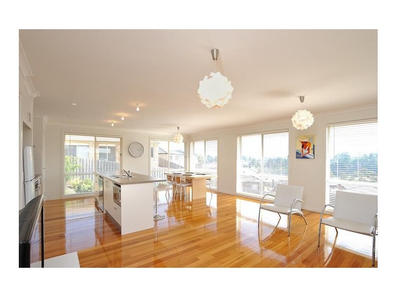 4 Aaron Court, Drouin VIC 3818