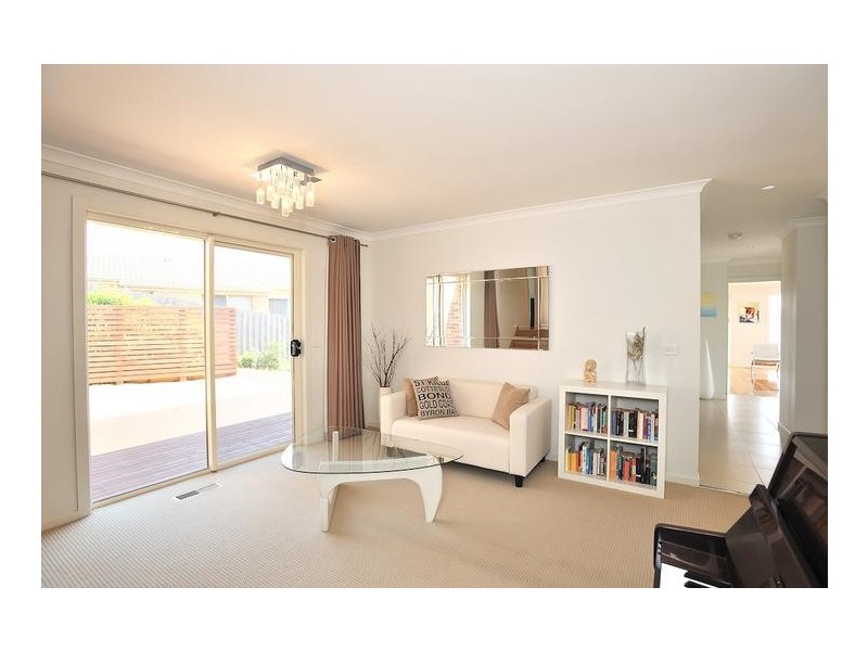 4 Aaron Court, Drouin VIC 3818