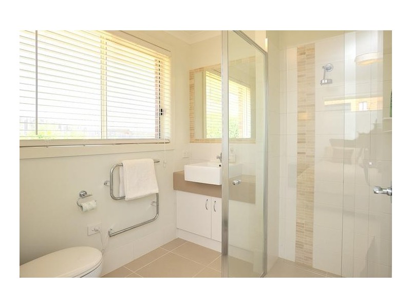 4 Aaron Court, Drouin VIC 3818