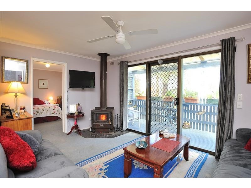 18 Davis Street, Nyora VIC 3987