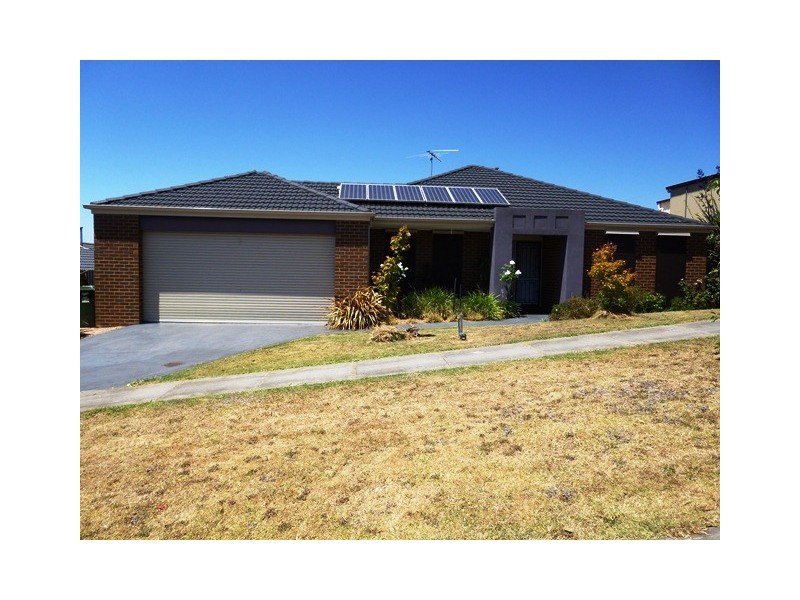 4 Lawrence Road, Drouin VIC 3818