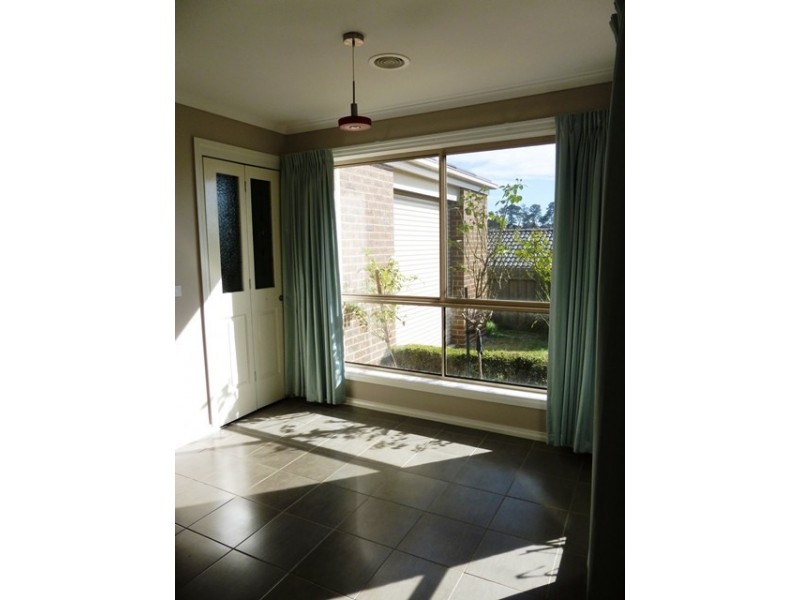 4 Lawrence Road, Drouin VIC 3818