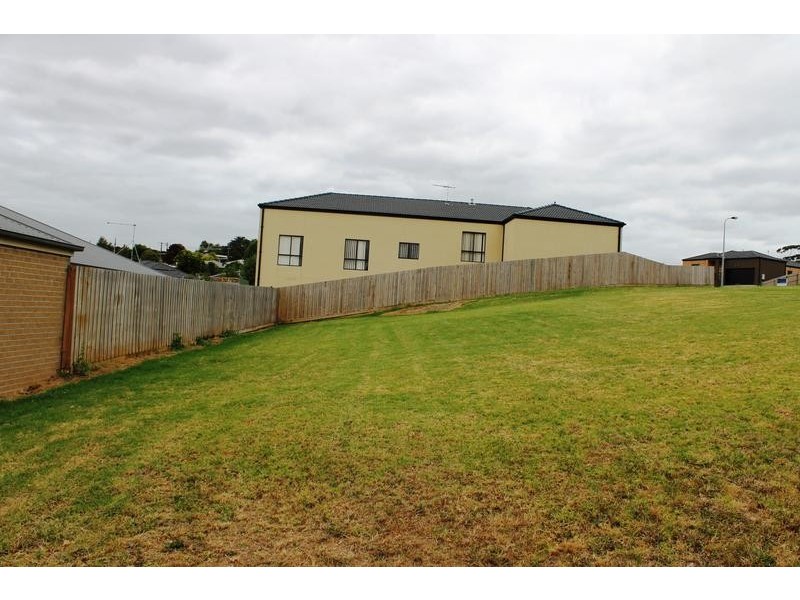14 Summerhill Boulevard, Drouin VIC 3818