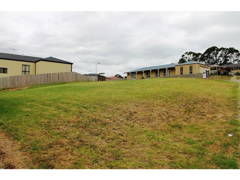 14 Summerhill Boulevard, Drouin VIC 3818