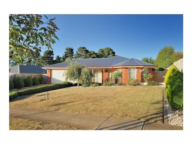 25 Davey Drive, Drouin VIC 3818
