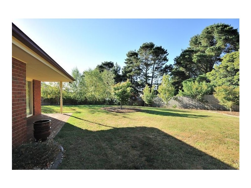 25 Davey Drive, Drouin VIC 3818