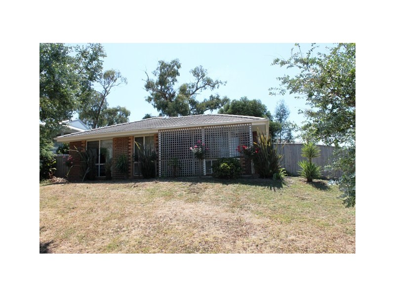 8 Tonia Court, Pakenham VIC 3810