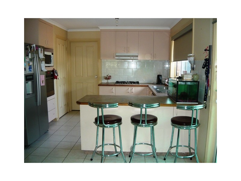 8 Tonia Court, Pakenham VIC 3810